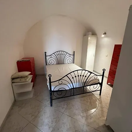 Apartment Charmante Maison De Village, Proche Aeroport