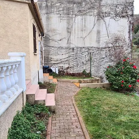 Apartmán Charmante Maison De Village, Proche Aeroport