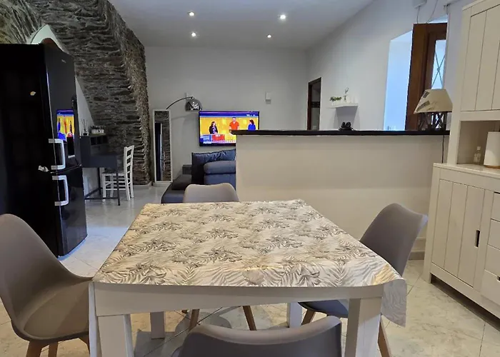 Charmante Maison De Village, Proche Aeroport 鲁西亚纳